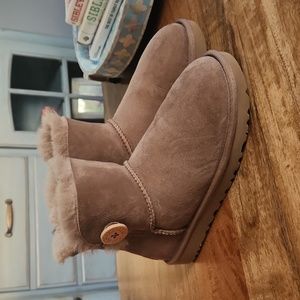 UGG Women's Mini Bailey Button II Boot